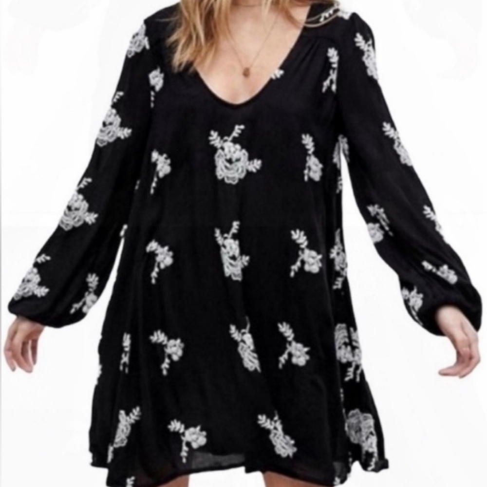 Free People Women's Black White Emroidered Swing Spring Dress - Picture 2 of 7